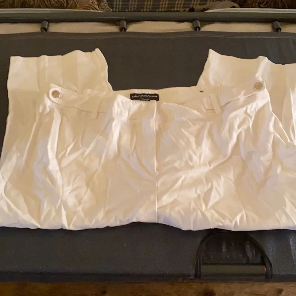 Larry Levine White capris sz. 20 W